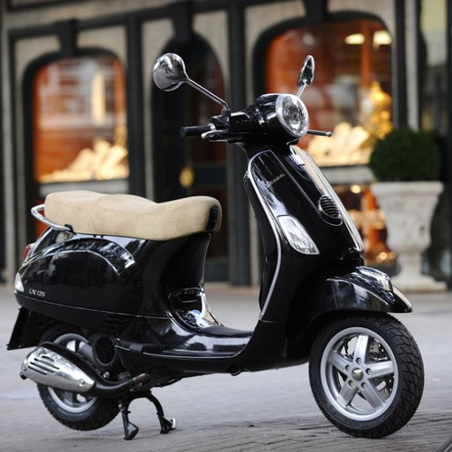 Motorollera VESPA noma