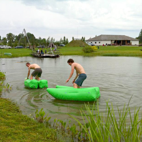 Прогулка в водных сапогах