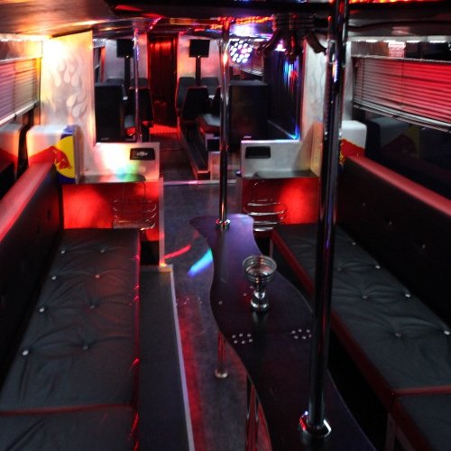 Вечеринка в Black Silver Partybus